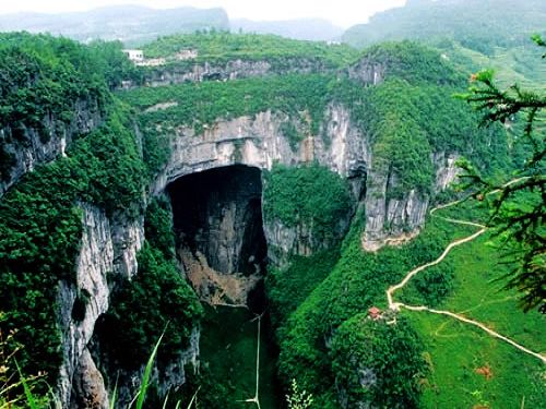 chongqing women, three natural bridges