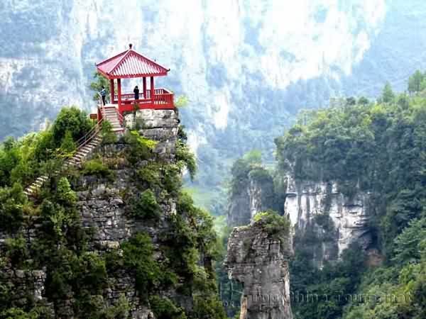 chongqing women, three natural bridges