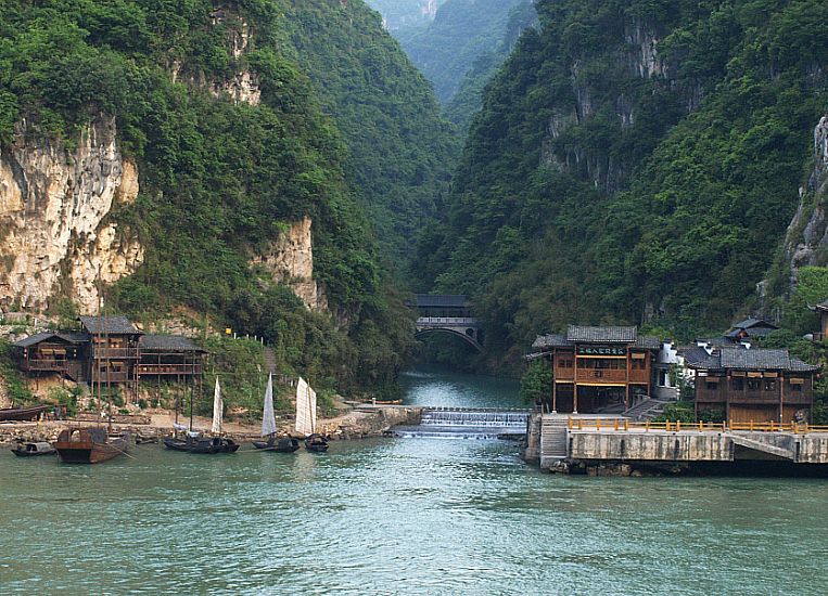 chongqing women, yangtze river