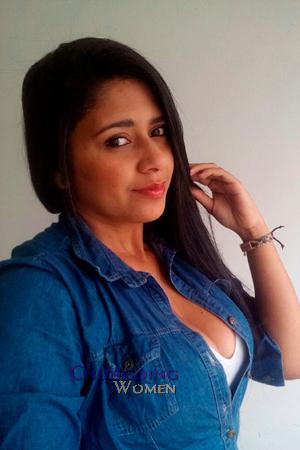 174485 - Lorena Age: 32 - Colombia
