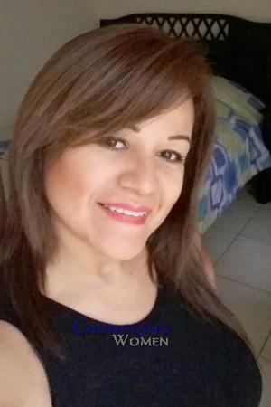 183622 - Laura Age: 58 - Costa Rica