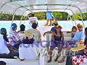 cartagena-women-boat-1104-12