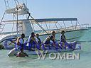 cartagena-women-boat-1104-40